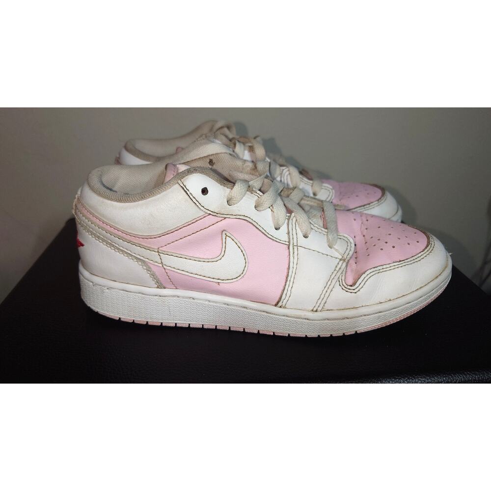 Nike Air Jordan 1 Low Pink White Youth Size 4Y GS Sneakers Basketball Shoes